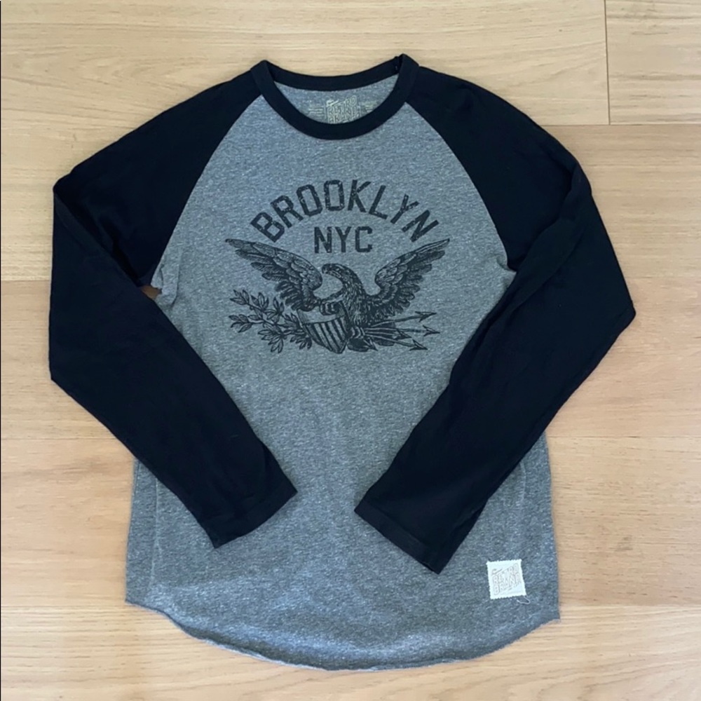 Retro brand L/S baseball T-shirt.